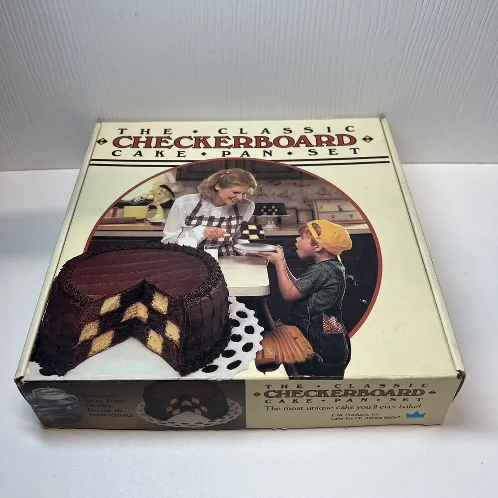 The Classic Checkerboard Cake Pan Set︱Box and Instructions Included